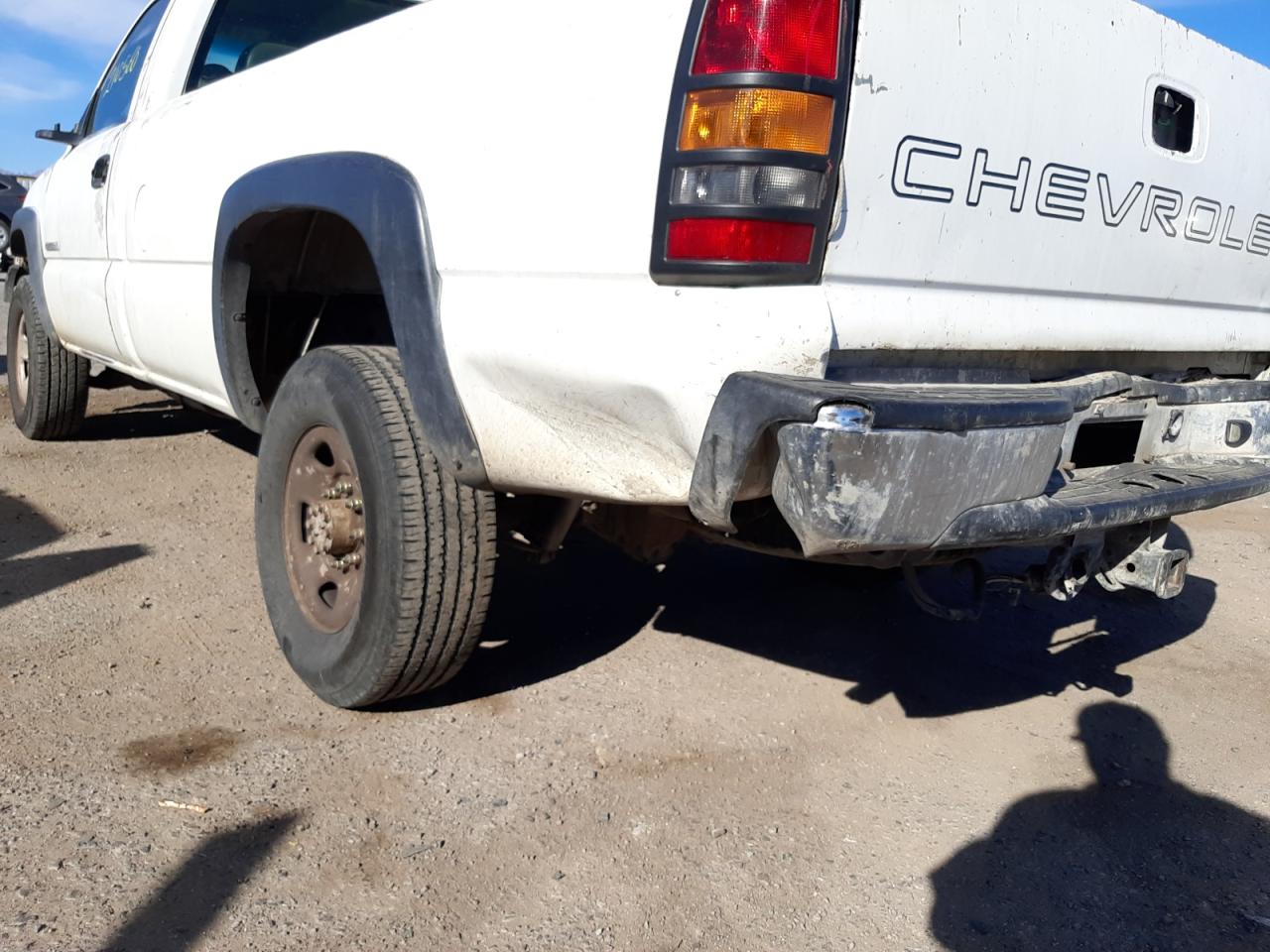 Photo 9 from auction – 2002 CHEVROLET SILVERADO with VIN 1GCHC24U72E283120