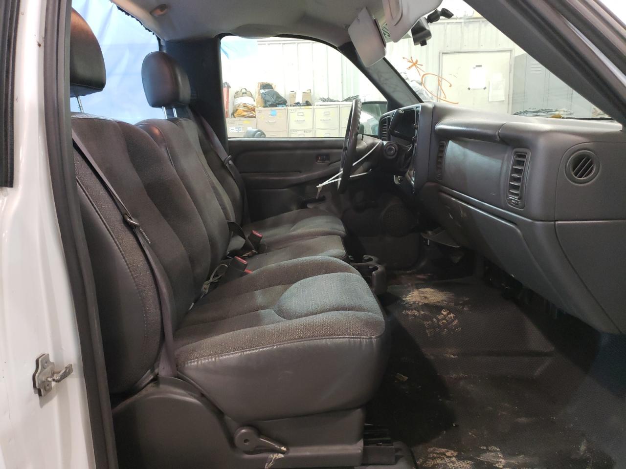 Photo 5 from auction – 2004 GMC NEW SIERRA with VIN 1GTEC14XX4Z289173