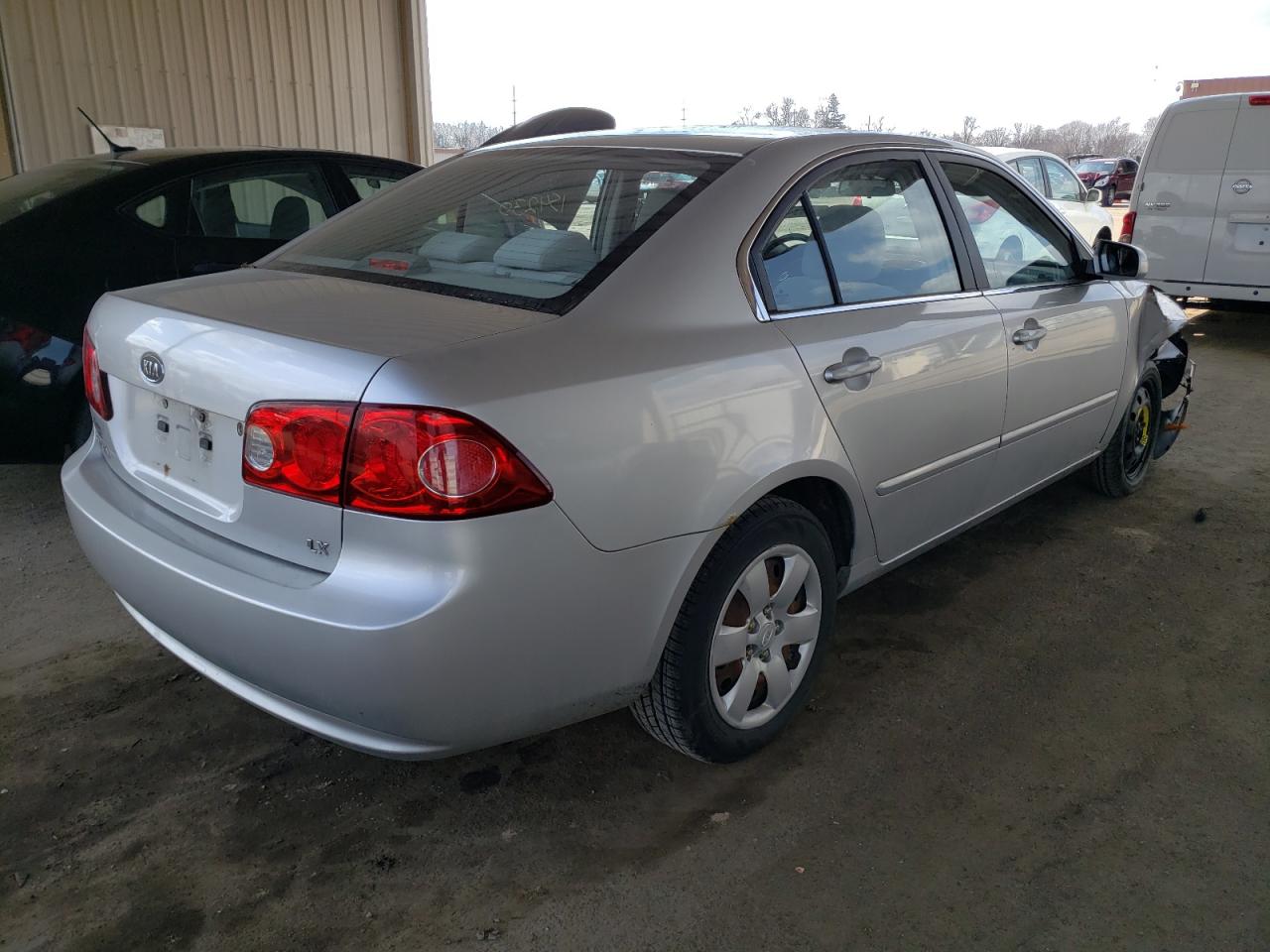 Photo 4 from auction – 2007 KIA OPTIMA LX with VIN KNAGE123675145941