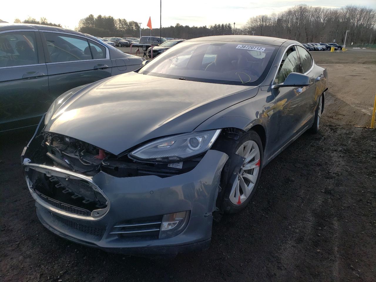 Photo 2 from auction – 2014 TESLA MODEL S with VIN 5YJSA1H12EFP41820