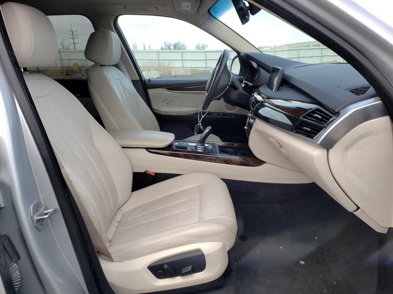 Photo 5 from auction – 2015 BMW X5 XDRIVE3 with VIN 5UXKR0C54F0P01802