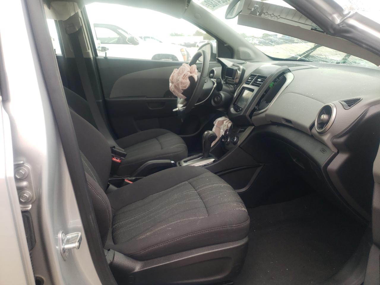 Photo 5 from auction – 2015 CHEVROLET SONIC LT with VIN 1G1JC5SH7F4177814