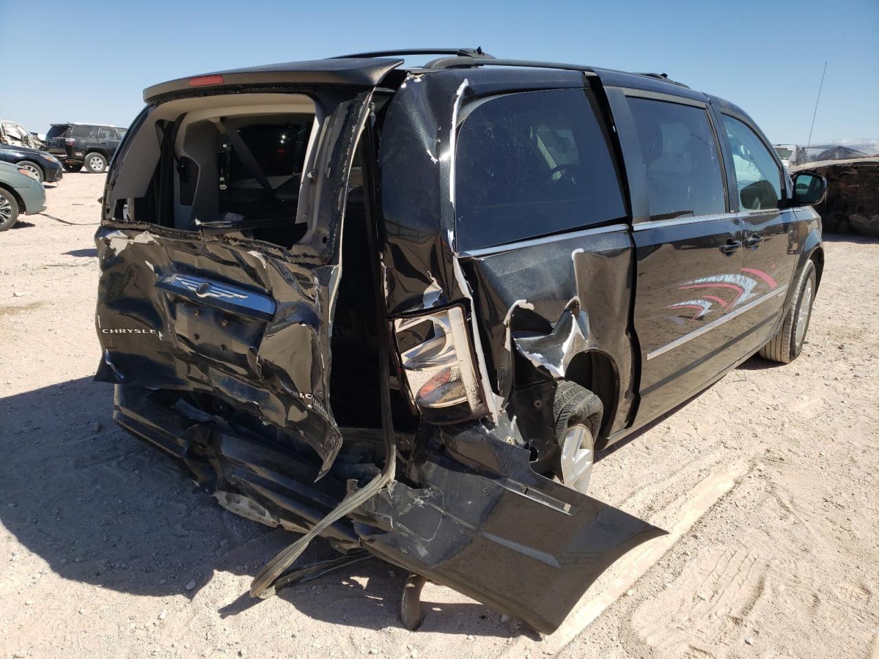 Photo 4 from auction – 2010 CHRYSLER TOWN & COU with VIN 2A4RR5D16AR286614