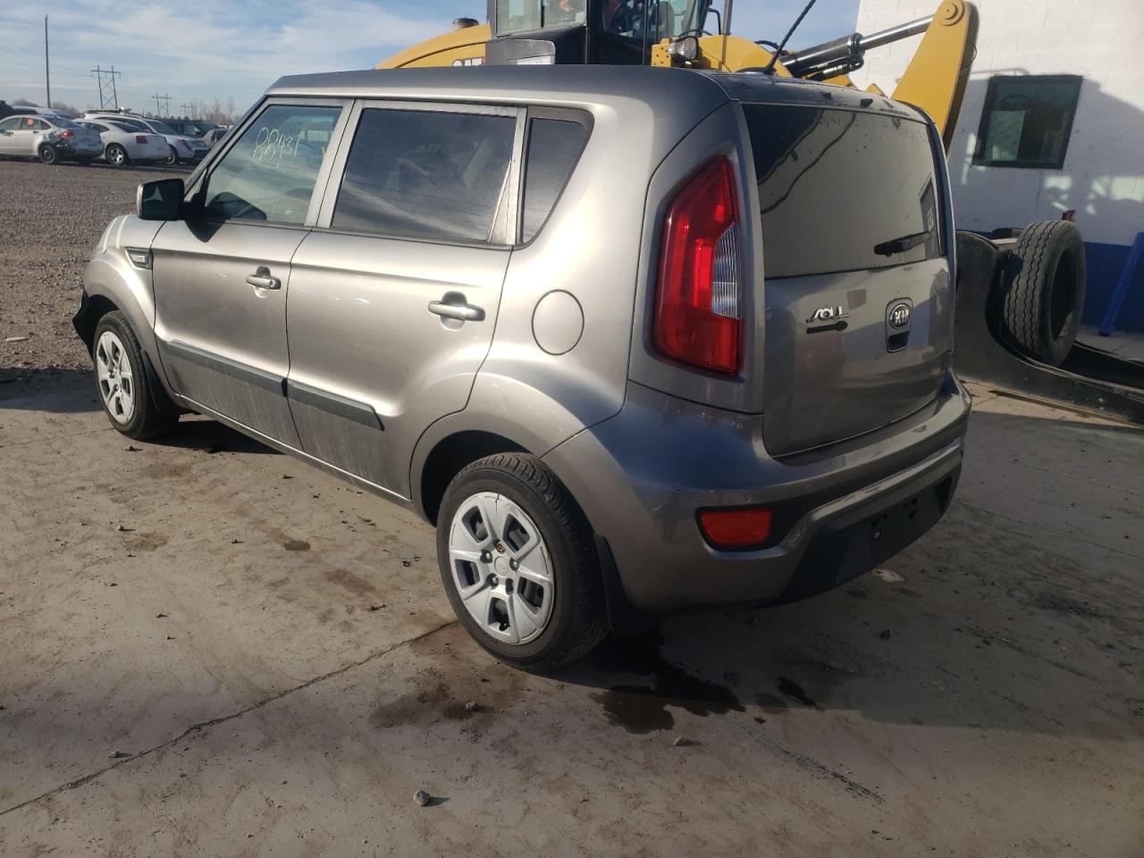 Photo 3 from auction – 2013 KIA SOUL with VIN KNDJT2A56D7558532