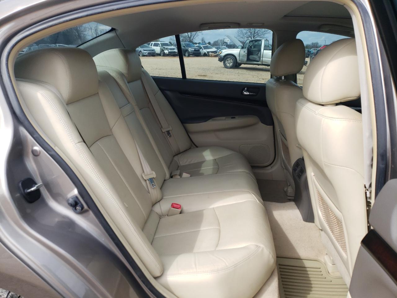 Photo 6 from auction – 2011 INFINITI G37 BASE with VIN JN1CV6APXBM505913