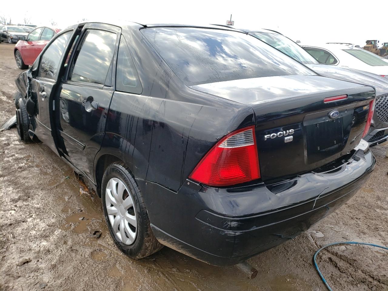 Photo 3 from auction – 2007 FORD FOCUS ZX4 with VIN 1FAFP34N67W175282