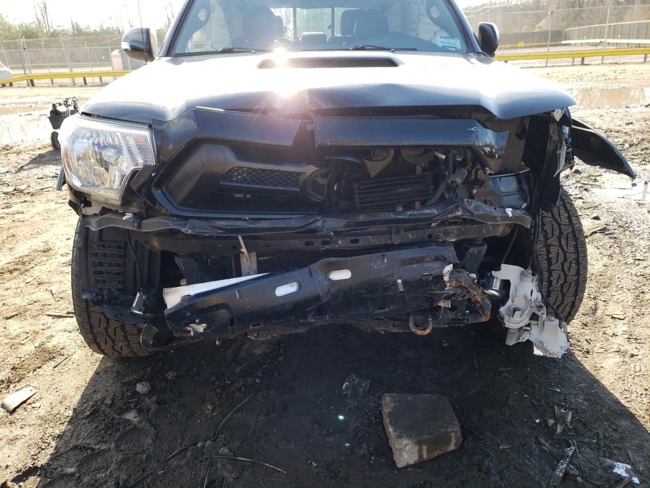 Photo 9 from auction – 2014 TOYOTA TACOMA DOU with VIN 3TMLU4EN1EM135411