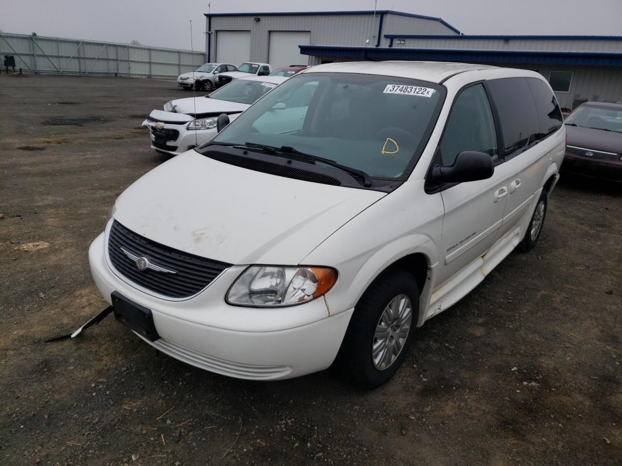 Photo 2 from auction – 2007 CHRYSLER TOWN & COU with VIN 2A4GP44RX7R236336