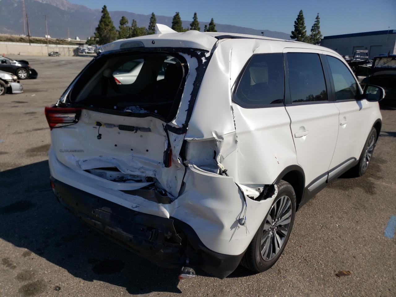 Photo 4 from auction – 2020 MITSUBISHI OUTLANDER with VIN JA4AD3A30LZ046490