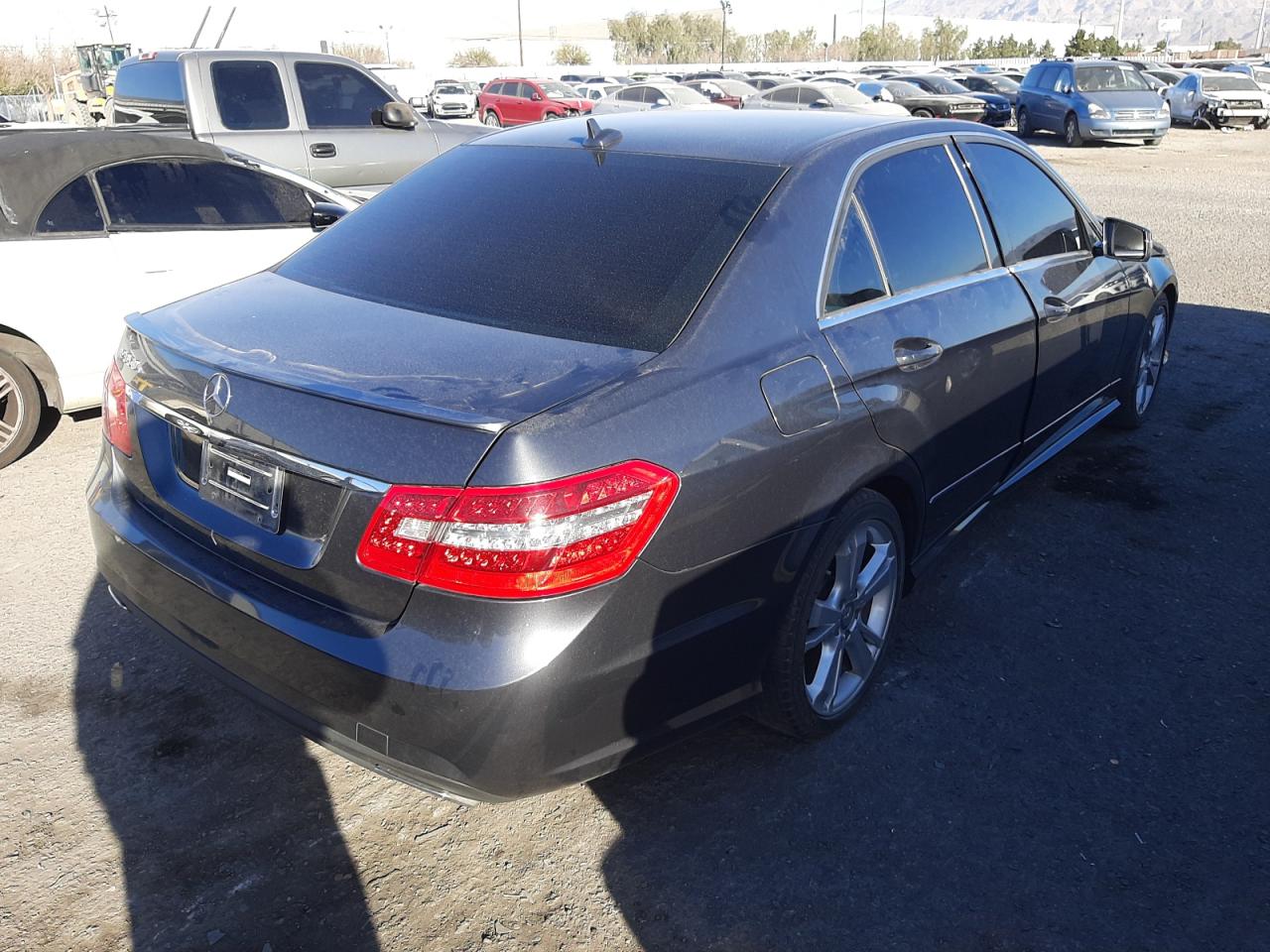 Photo 4 from auction – 2013 MERCEDES-BENZ E 350 with VIN WDDHF5KBXDA764053