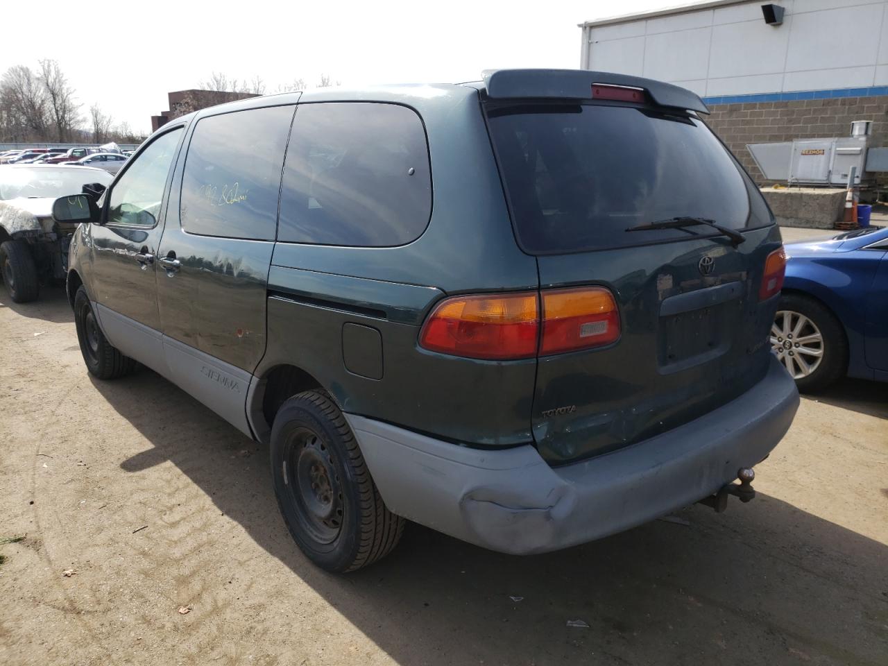 Photo 3 from auction – 1999 TOYOTA SIENNA with VIN 4T3ZF19C1XU090189