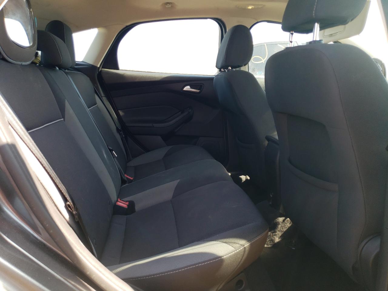 Photo 6 from auction – 2014 FORD FOCUS SE with VIN 1FADP3K25EL227113