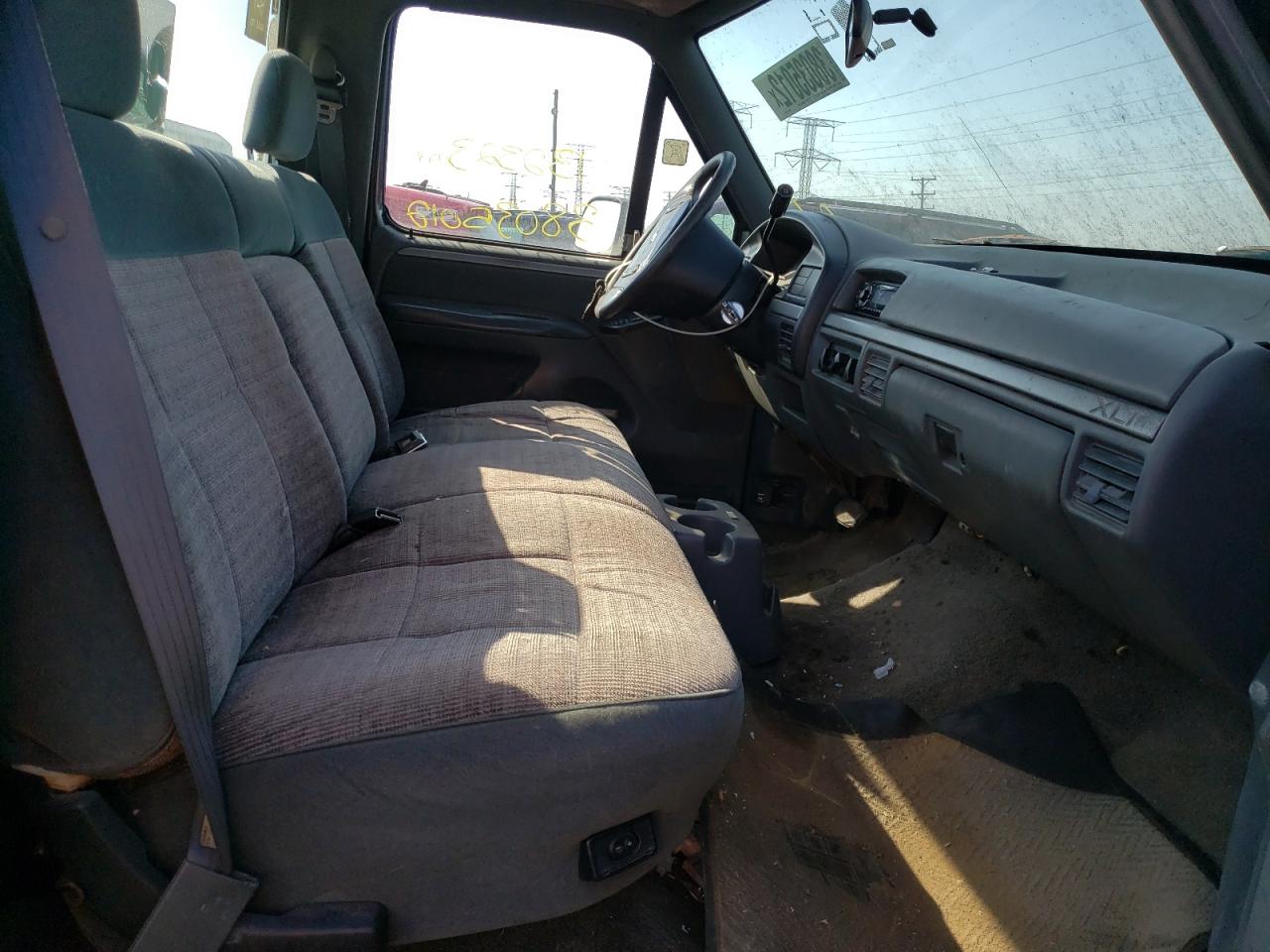 Photo 5 from auction – 1992 FORD F150 with VIN 1FTDF15N5NLA15612