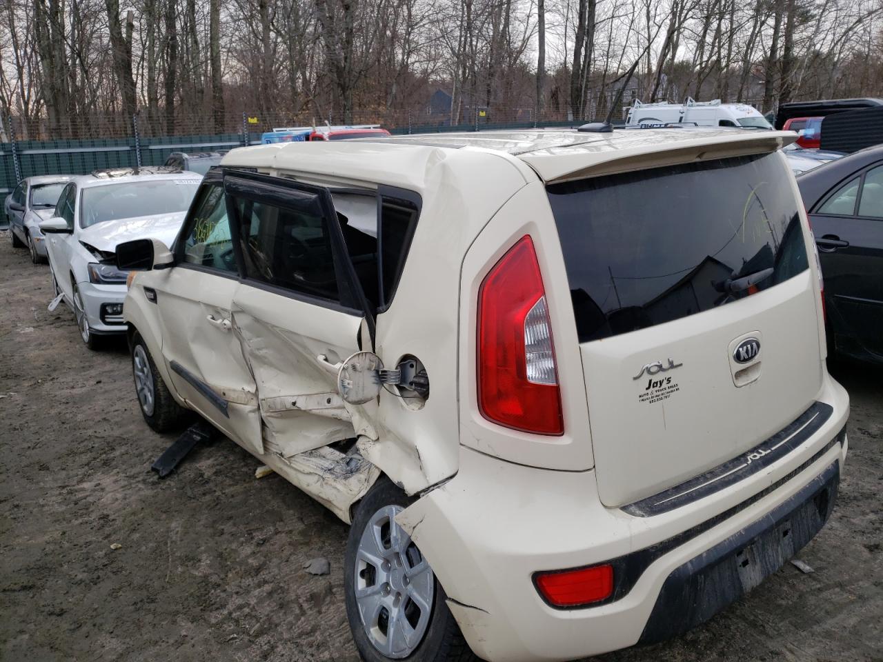 Photo 3 from auction – 2013 KIA SOUL with VIN KNDJT2A55D7484455