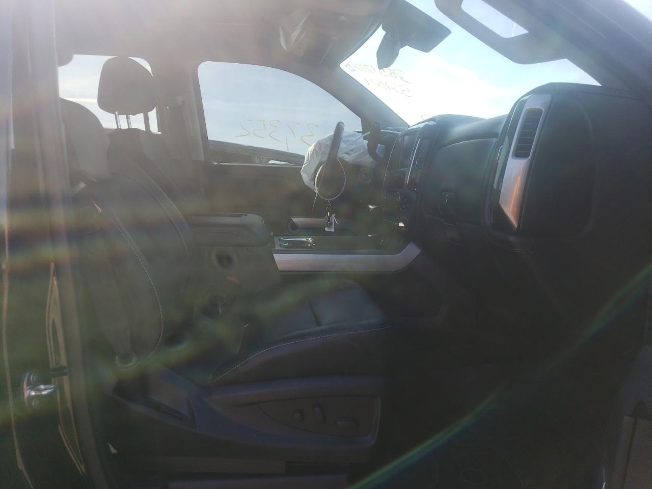 Photo 5 from auction – 2018 CHEVROLET SILVERADO with VIN 3GCUKSEJ0JG531821