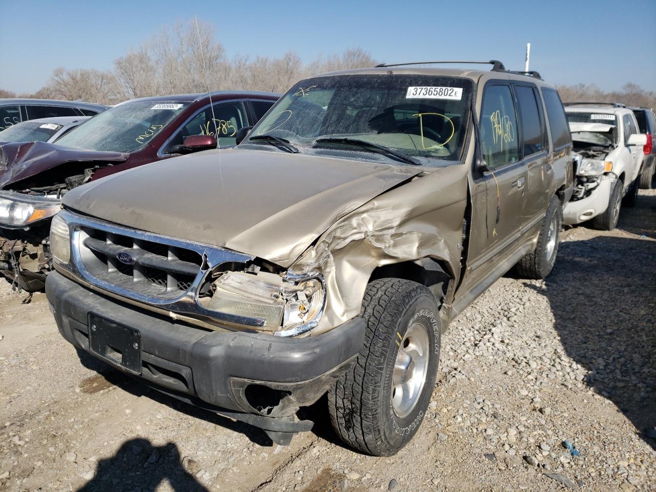 Photo 2 from auction – 2000 FORD EXPLORER X with VIN 1FMZU83P6YZB50409