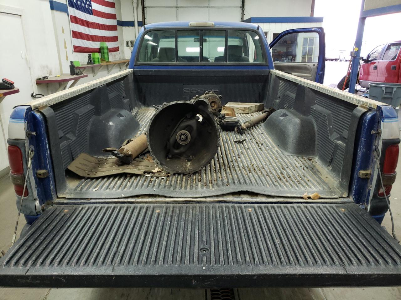 Photo 9 from auction – 1995 DODGE RAM 2500 with VIN 3B7KF23W1SM129352