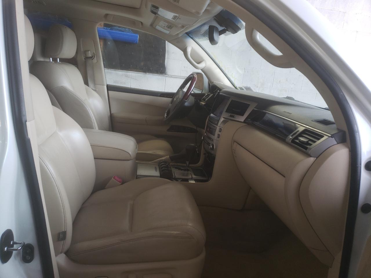 Photo 5 from auction – 2013 LEXUS LX 570 with VIN JTJHY7AX5D4100347