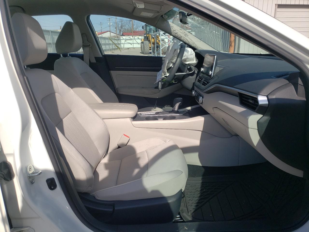 Photo 5 from auction – 2020 NISSAN ALTIMA S with VIN 1N4BL4BV3LC101994