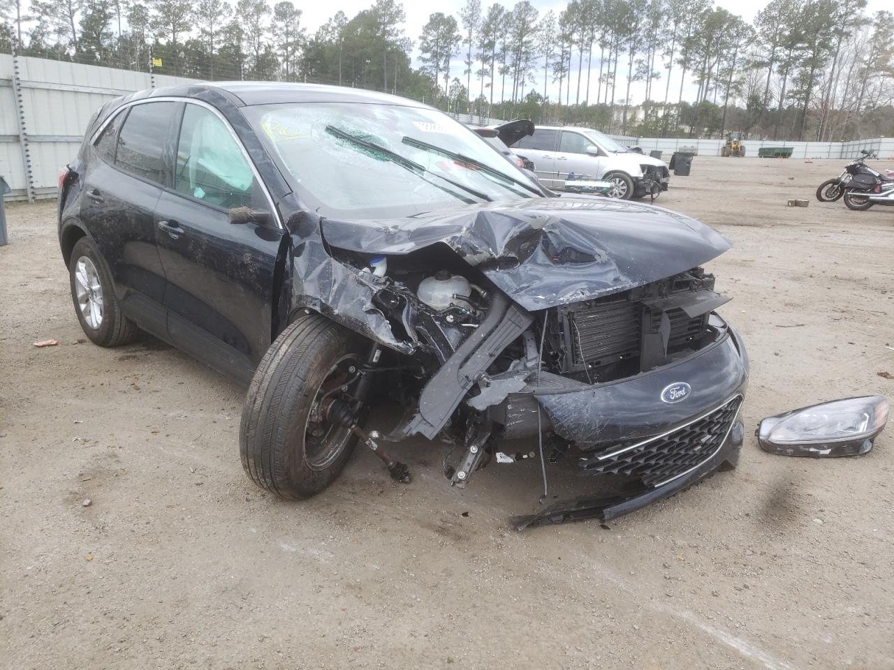 Photo 1 from auction – 2021 FORD ESCAPE SE with VIN 1FMCU0G63MUA23259