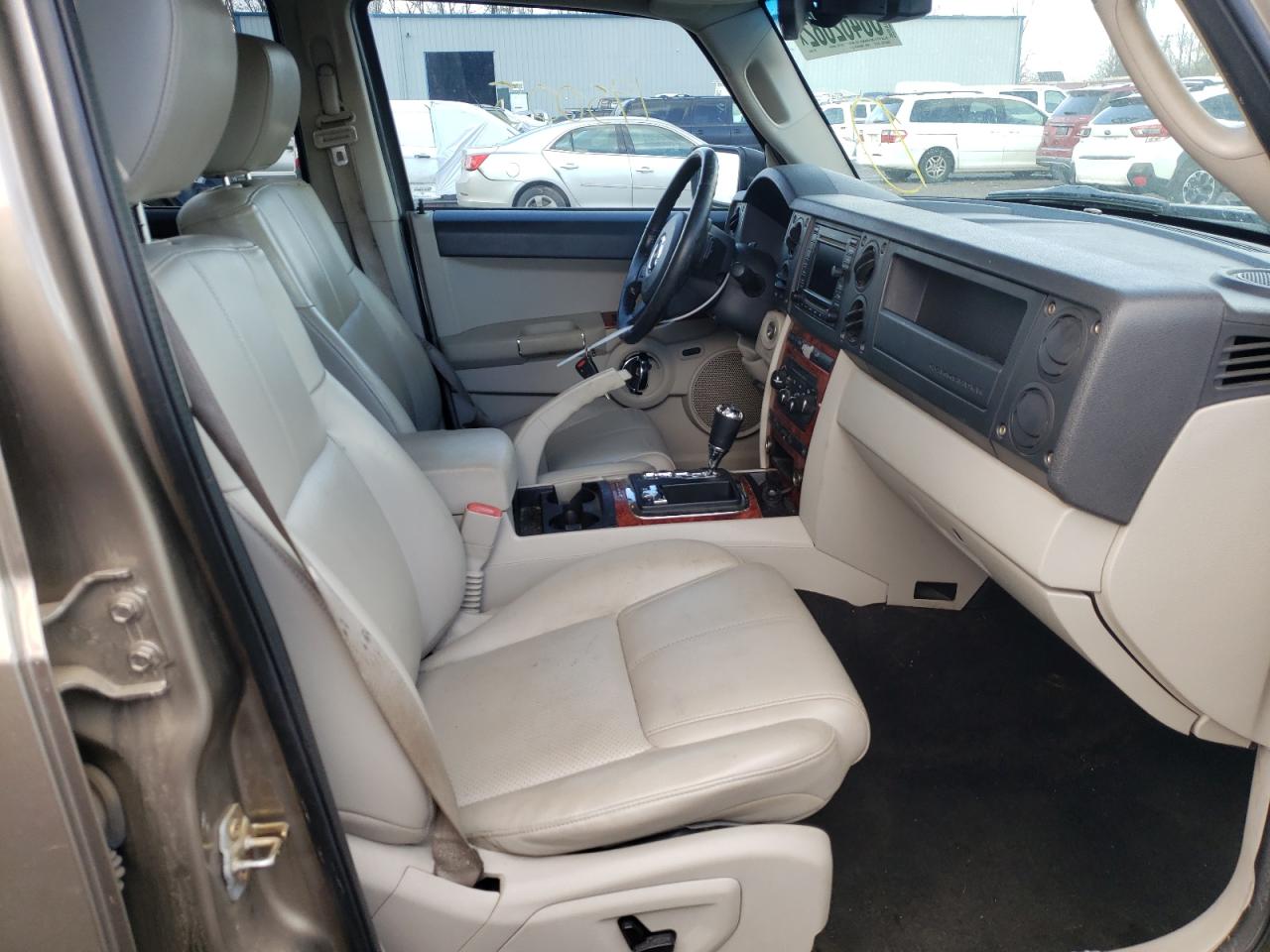 Photo 5 from auction – 2006 JEEP COMMANDER with VIN 1J8HG58206C269083