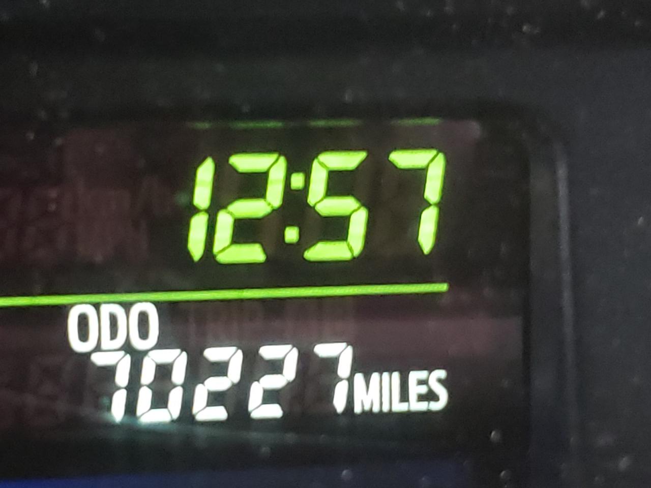 Photo 8 from auction – 2015 TOYOTA PRIUS V with VIN JTDZN3EUXFJ036383