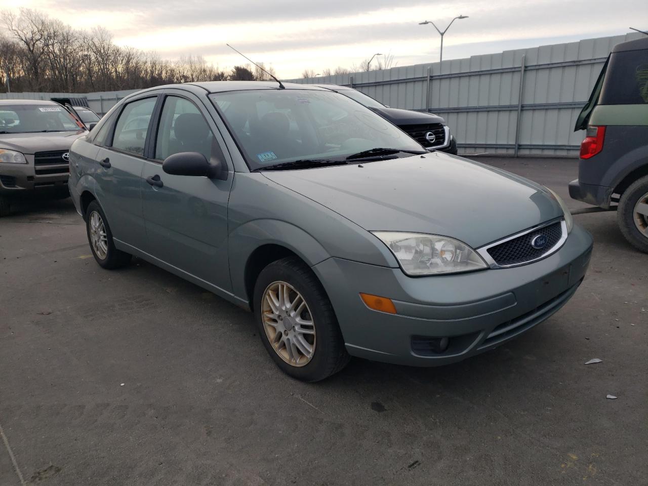 FORD FOCUS ZX4 2005 with VIN 1FAFP34N15W315543 - Photo from auction