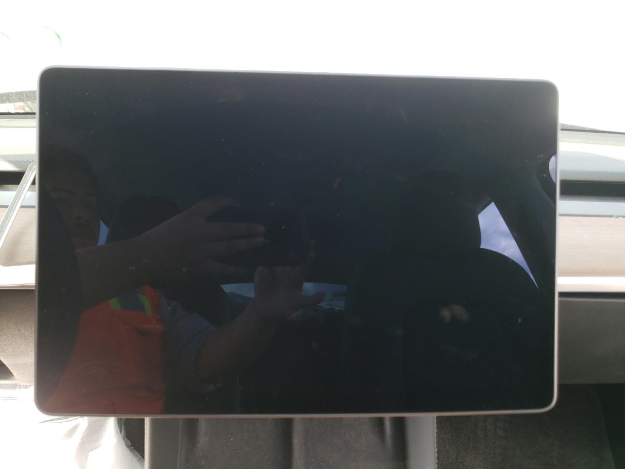 Foto 8 de la subasta – 2021 TESLA MODEL Y con VIN 5YJYGDEE9MF208525