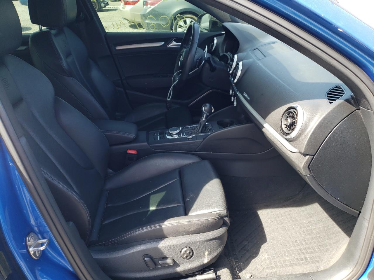 Photo 5 from auction – 2017 AUDI S3 PREMIUM with VIN WAUB1GFF3H1065258