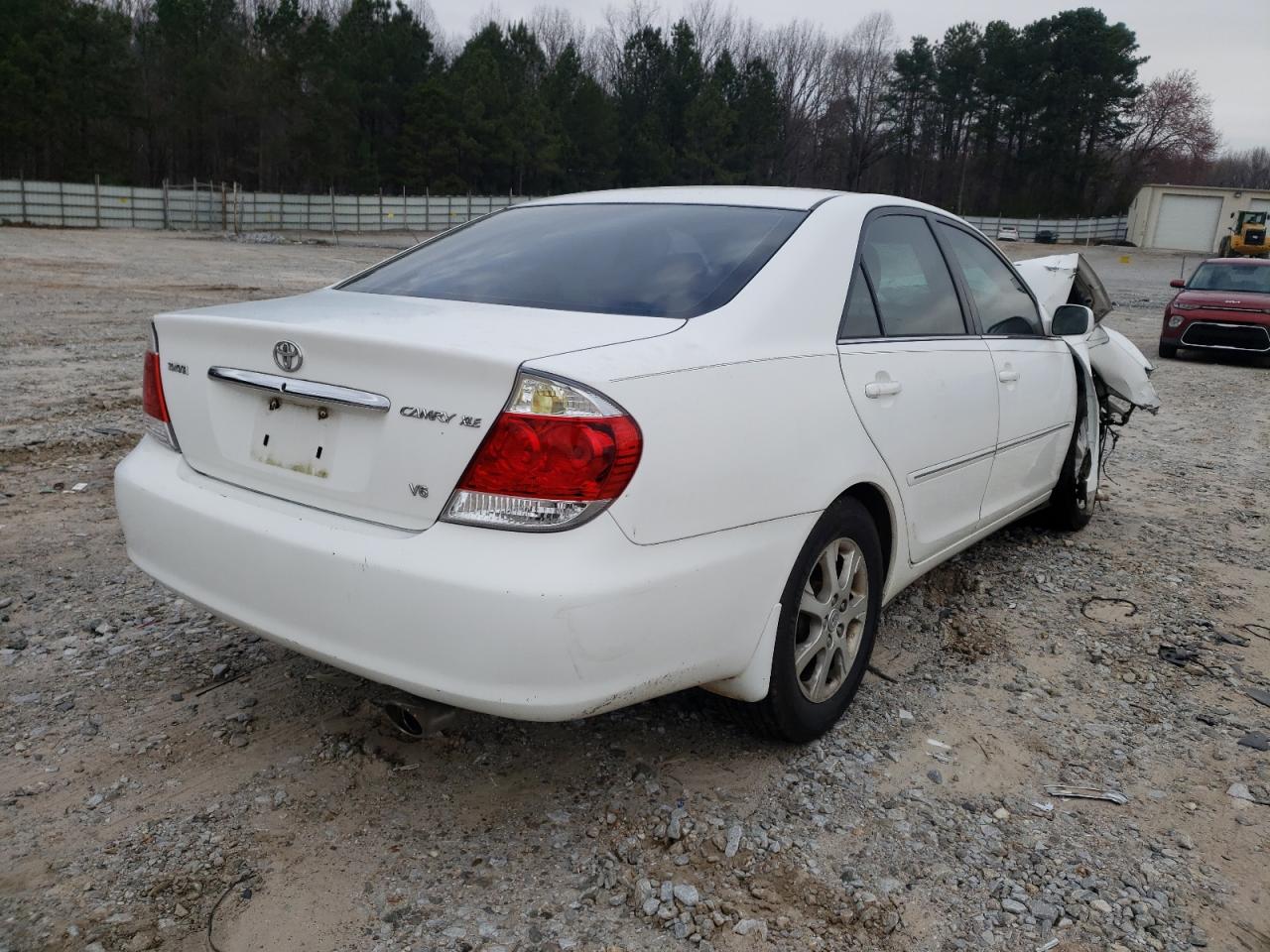 Photo 4 from auction – 2005 TOYOTA CAMRY LE with VIN 4T1BF32K25U097852