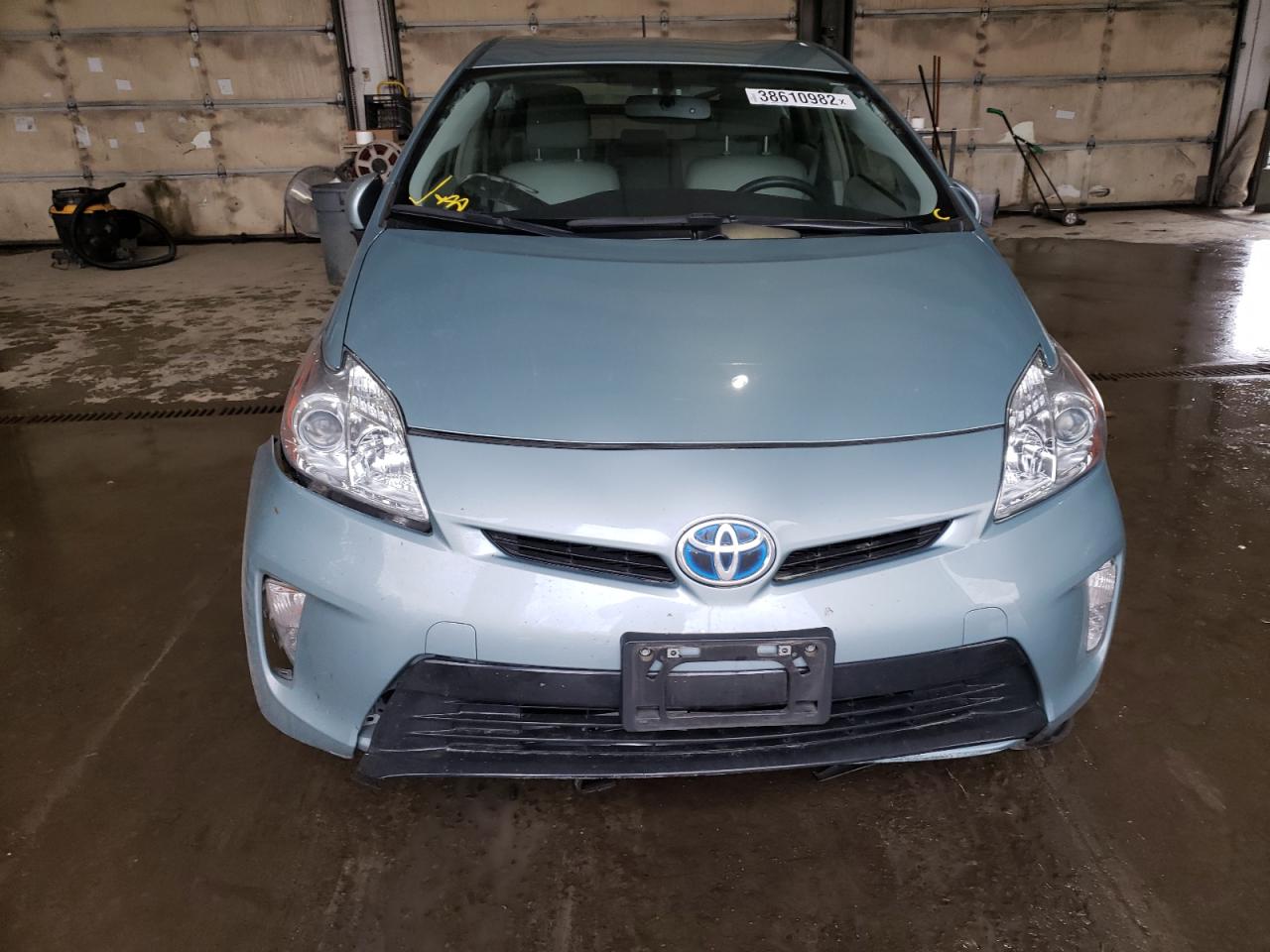 Photo 9 from auction – 2014 TOYOTA PRIUS with VIN JTDKN3DU3E1746761