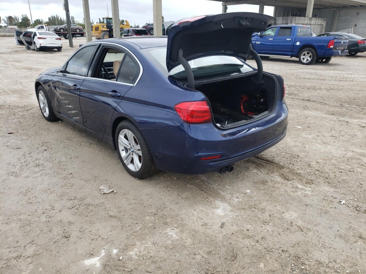 Photo 3 from auction – 2017 BMW 330 XI with VIN WBA8D9C3XHA005369