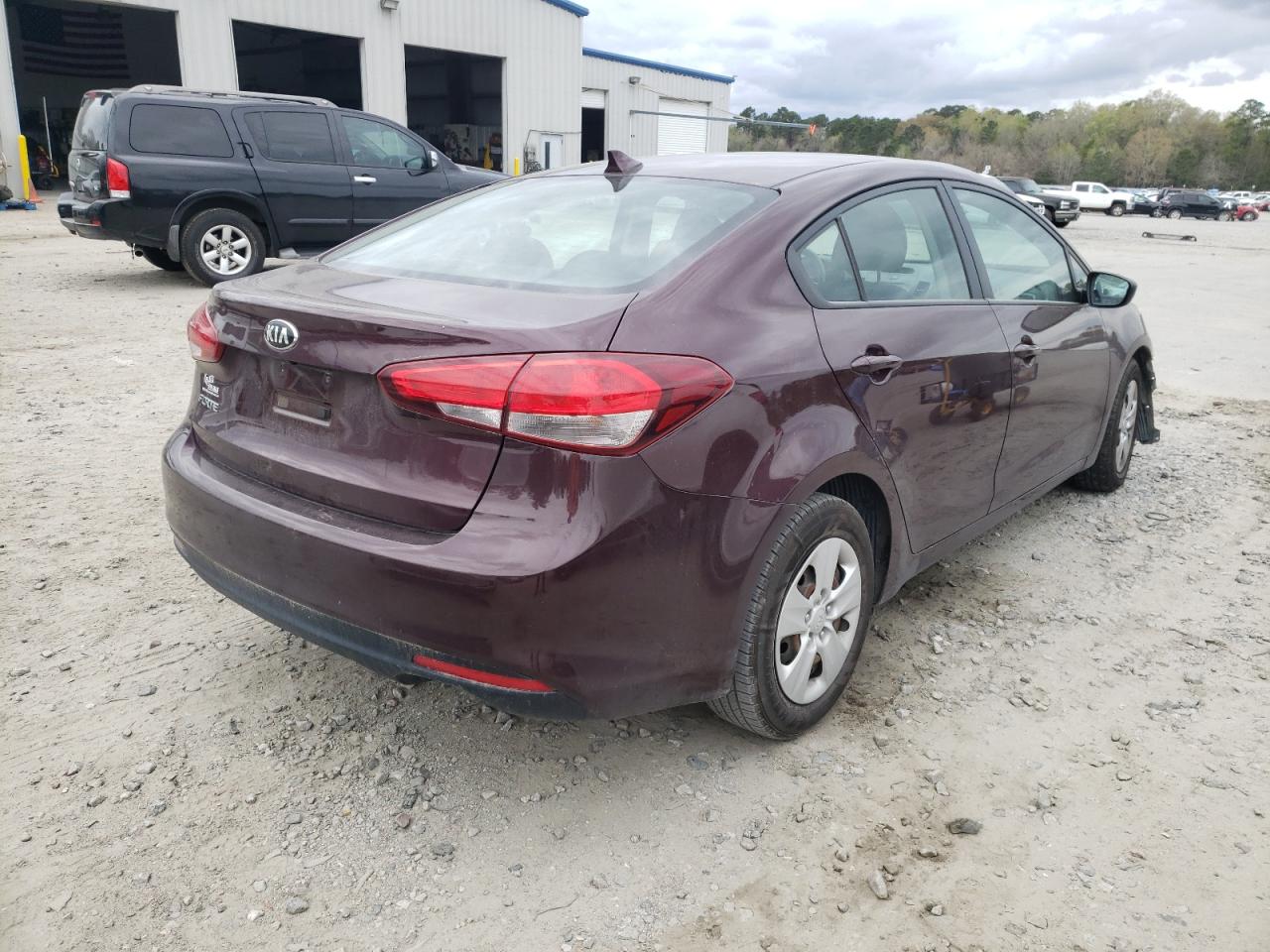 Photo 4 from auction – 2017 KIA FORTE LX with VIN 3KPFL4A7XHE088689