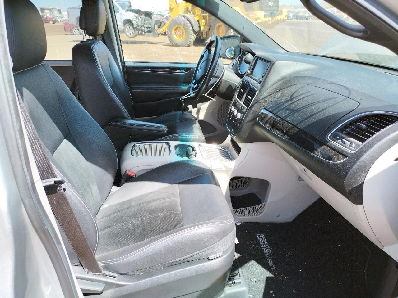 Photo 5 from auction – 2017 DODGE GRAND CARA with VIN 2C4RDGCG8HR786645