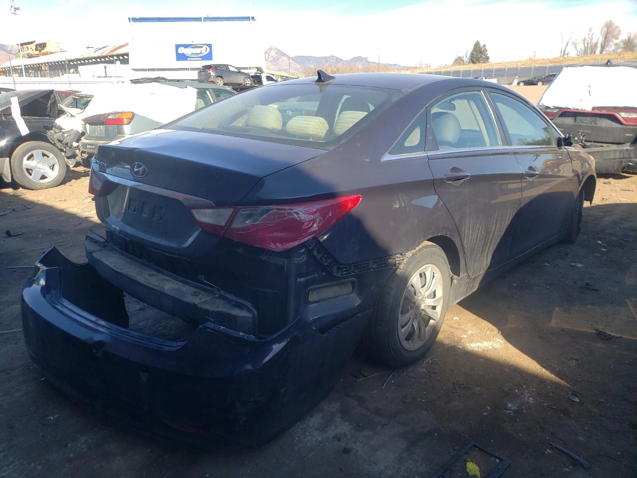Photo 4 from auction – 2011 HYUNDAI SONATA GLS with VIN 5NPEB4AC2BH047259