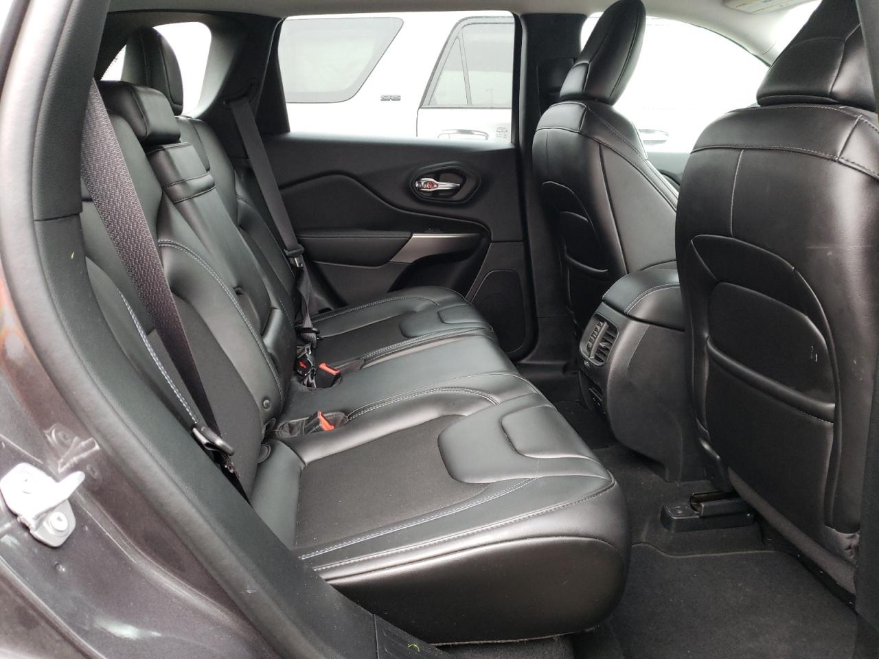 Photo 6 from auction – 2019 JEEP CHEROKEE L with VIN 1C4PJLLX7KD266150