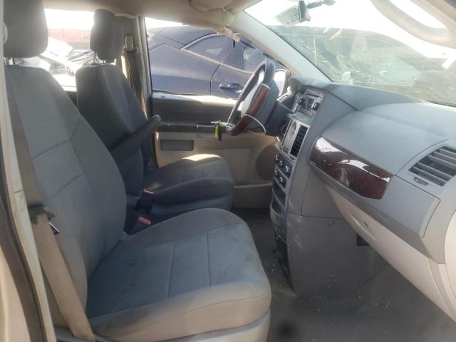 Photo 5 from auction – 2010 CHRYSLER TOWN & COU with VIN 2A4RR2D15AR386153
