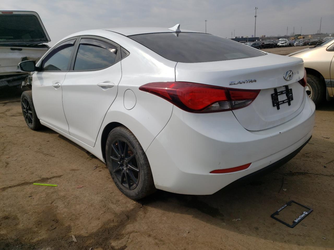 Photo 3 from auction – 2015 HYUNDAI ELANTRA SE with VIN 5NPDH4AE2FH590905