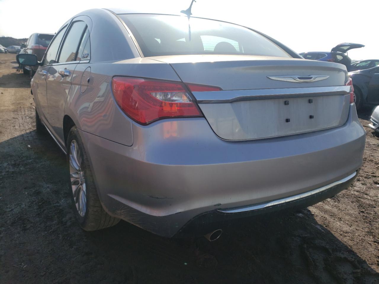 Photo 3 from auction – 2013 CHRYSLER 200 LIMITE with VIN 1C3CCBCG7DN522730