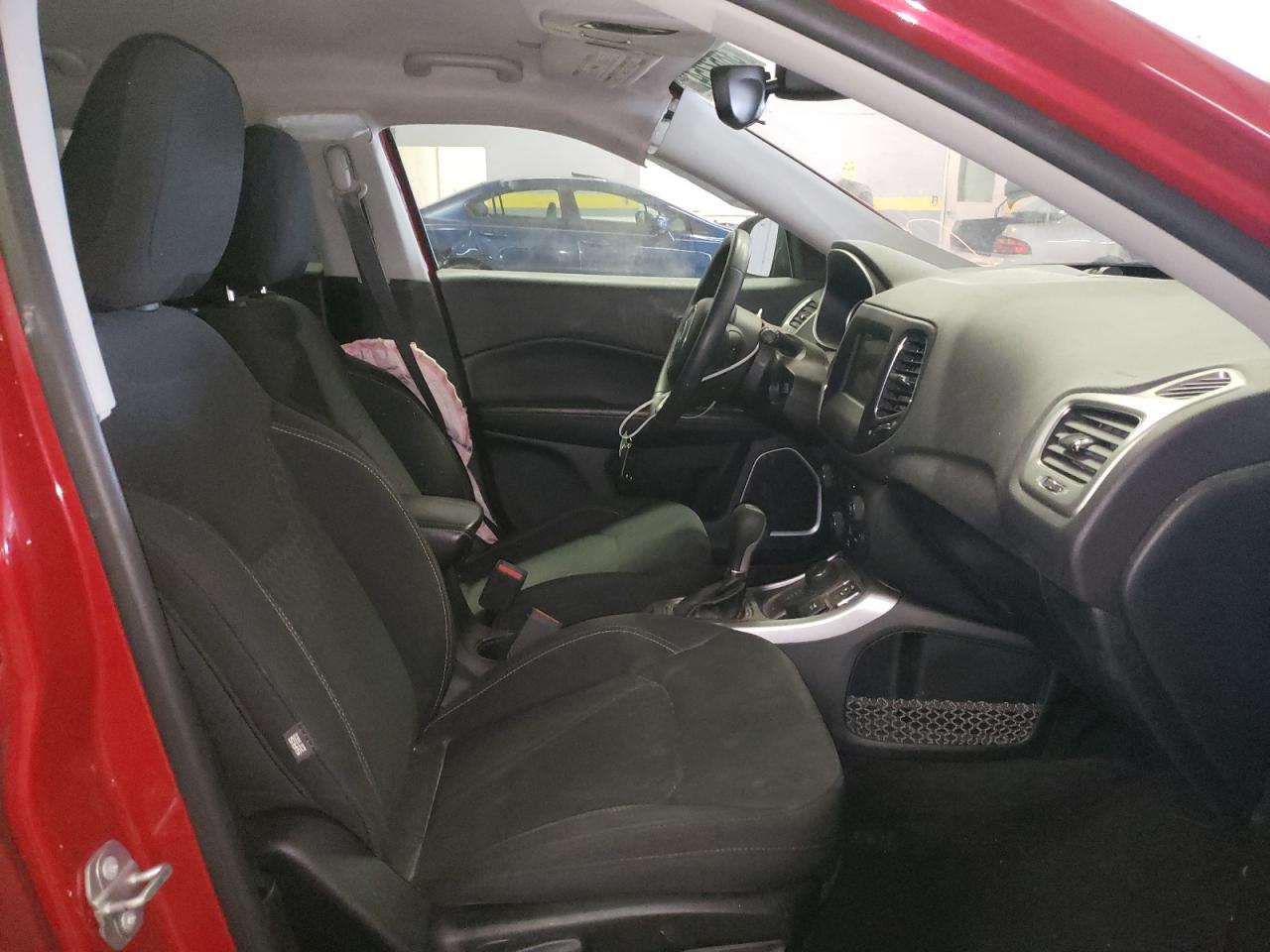 Photo 5 from auction – 2018 JEEP COMPASS SP with VIN 3C4NJDAB0JT177338
