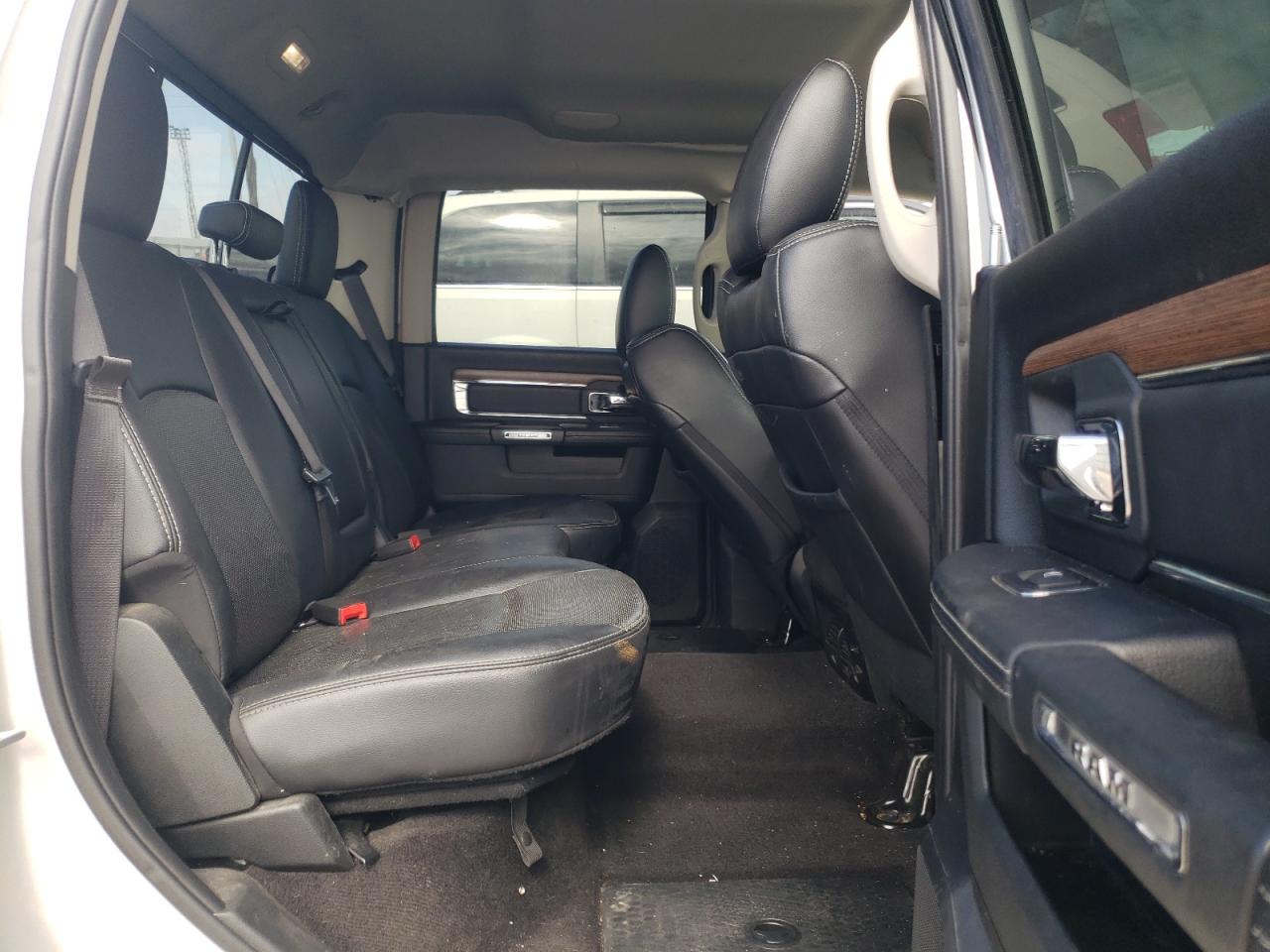صورة رقم 6 من المزاد - 2017 RAM 1500 LARAM مع VIN 1C6RR7NT7HS842446