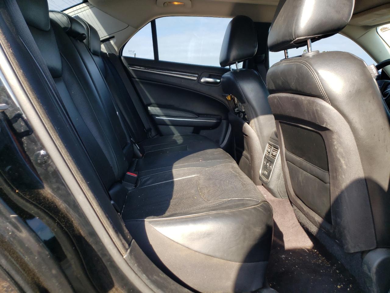 Photo 6 from auction – 2016 CHRYSLER 300C with VIN 2C3CCAEGXGH252543