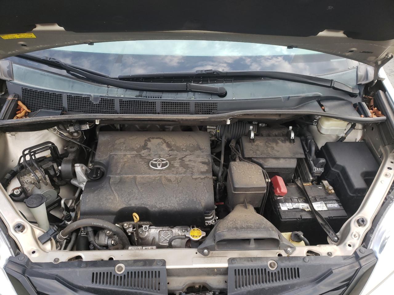Photo 7 from auction – 2015 TOYOTA SIENNA with VIN 5TDZK3DC3FS556459