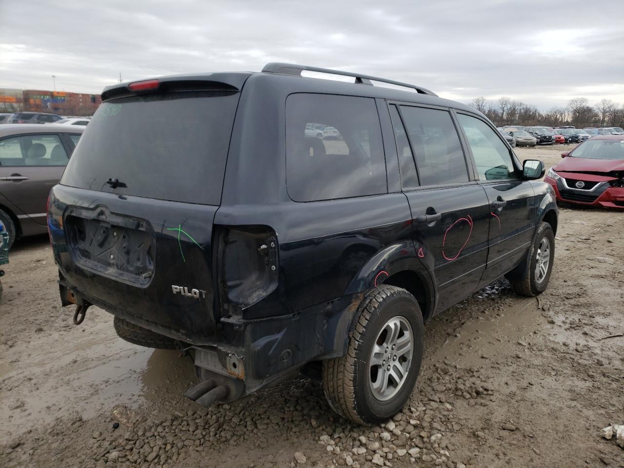 Photo 17 from auction – 2004 HONDA PILOT EXL with VIN 2HKYF18604H587440