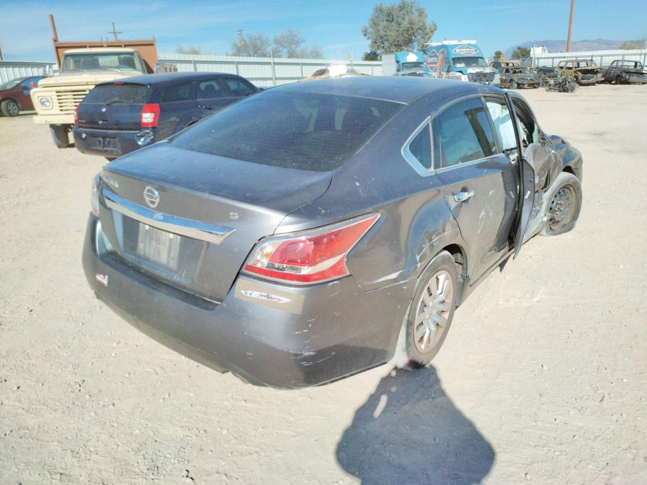 Photo 4 from auction – 2015 NISSAN ALTIMA 2.5 with VIN 1N4AL3AP3FN875499