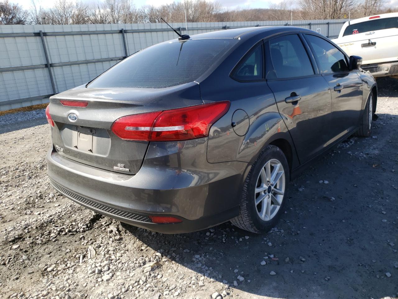 Photo 4 from auction – 2015 FORD FOCUS SE with VIN 1FADP3F23FL375790