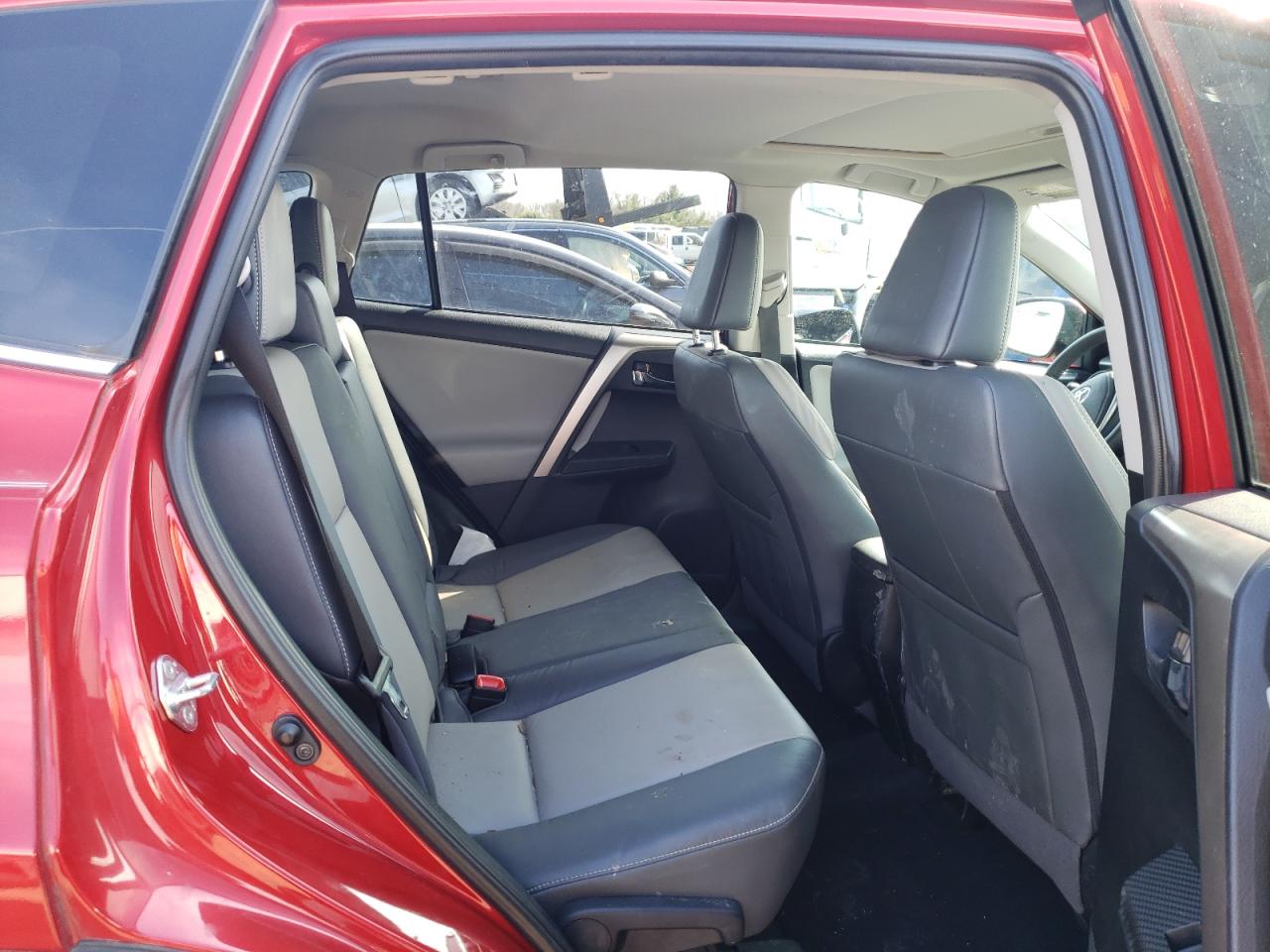 Photo 6 from auction – 2015 TOYOTA RAV4 LIMIT with VIN 2T3DFREVXFW366013