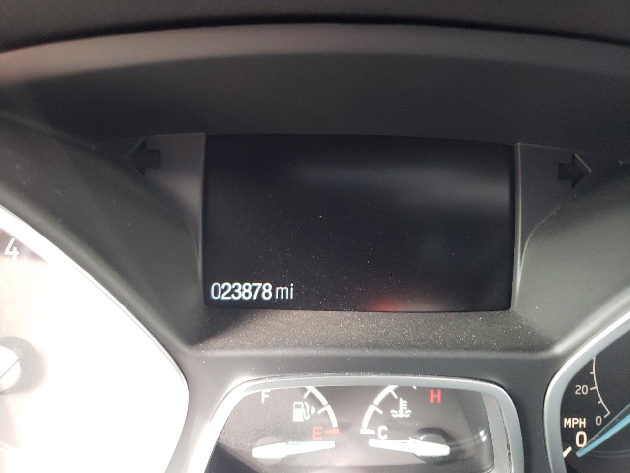 Photo 8 from auction – 2017 FORD ESCAPE SE with VIN 1FMCU0G99HUE48310