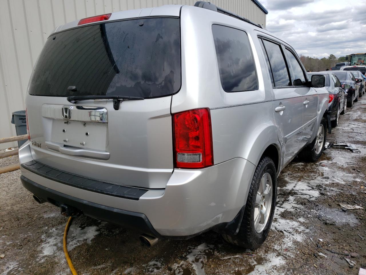 Photo 4 from auction – 2010 HONDA PILOT EX with VIN 5FNYF3H48AB008652