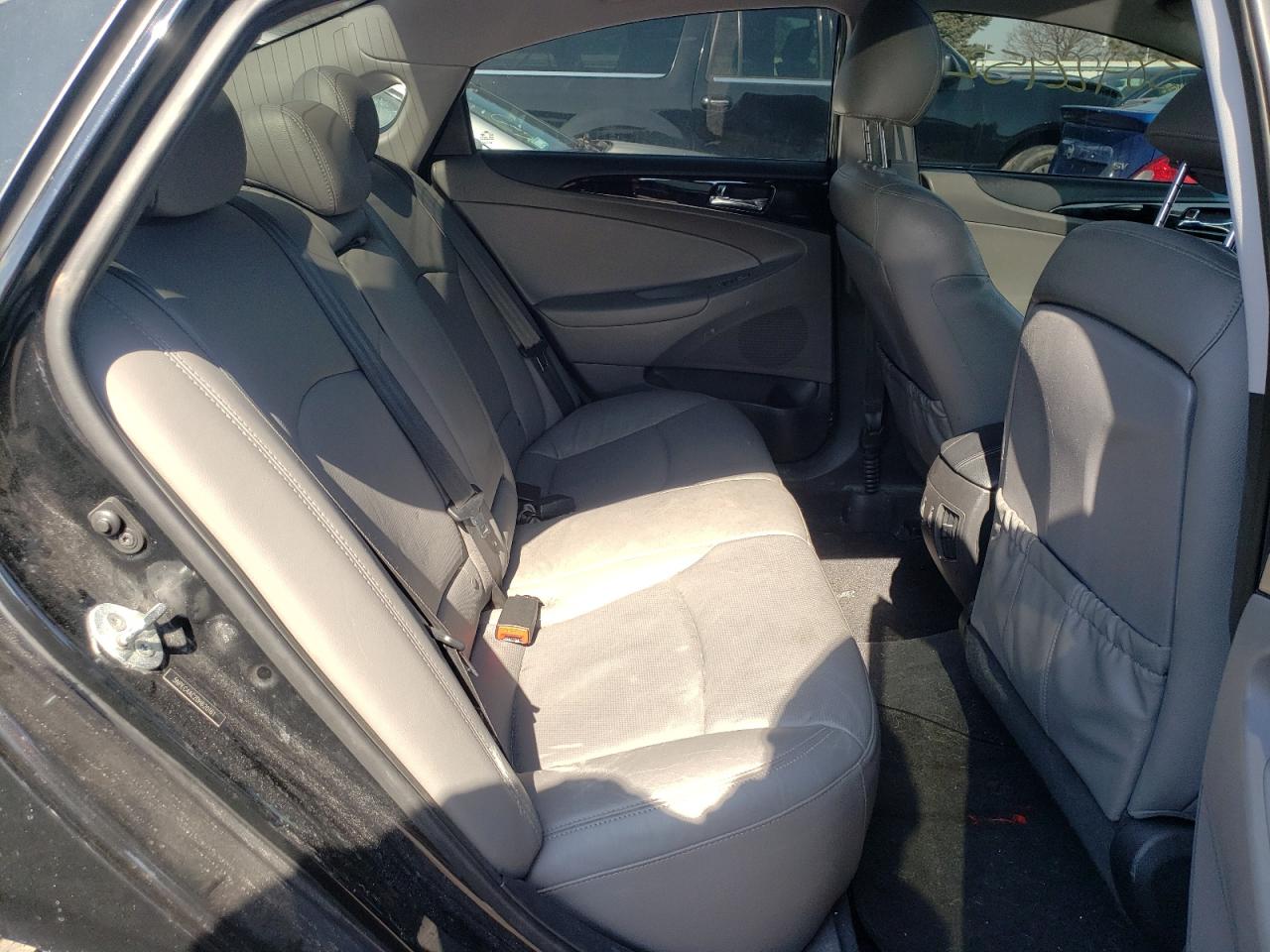 Photo 6 from auction – 2013 HYUNDAI SONATA SE with VIN 5NPEC4AC2DH620161